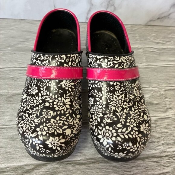 Koi By Sanita White Floral Black & Pink Closed Clogs Comfort Mules Shoes - Picture 2 of 15